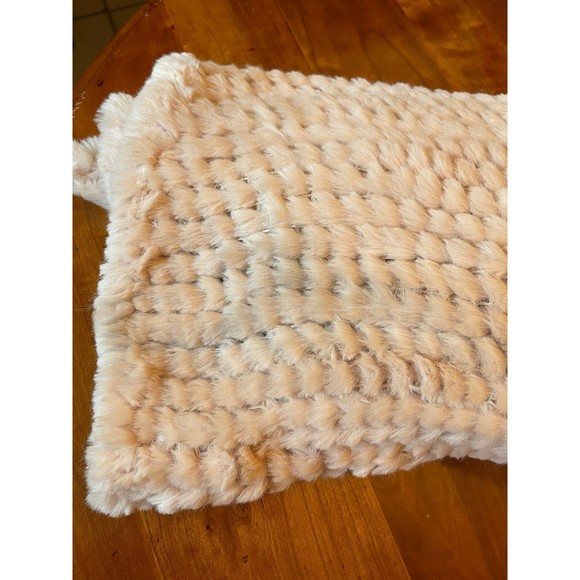 DKNY‎ faux fur light pink vest medium - Picture 5 of 8